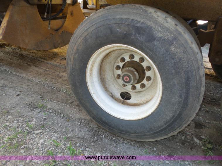 image for item K8370 1987 Load King 1827-4-3 bottom dump trailer