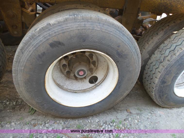 image for item K8370 1987 Load King 1827-4-3 bottom dump trailer