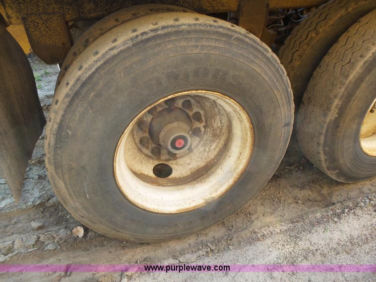 image for item K8370 1987 Load King 1827-4-3 bottom dump trailer