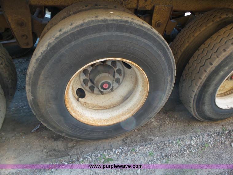 image for item K8370 1987 Load King 1827-4-3 bottom dump trailer