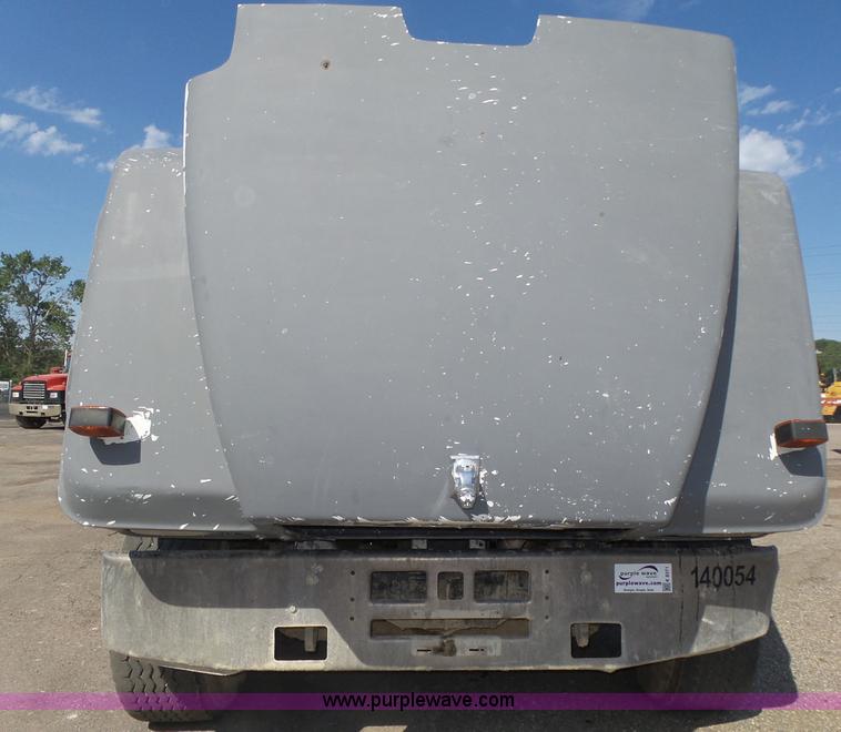 image for item K8371 1992 Mack RD690S dump truck