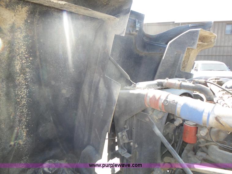 image for item K8371 1992 Mack RD690S dump truck