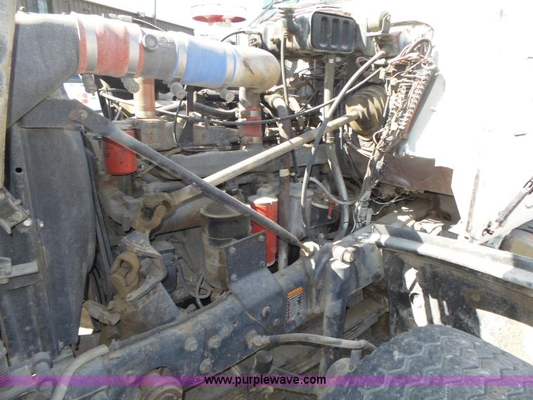 image for item K8371 1992 Mack RD690S dump truck