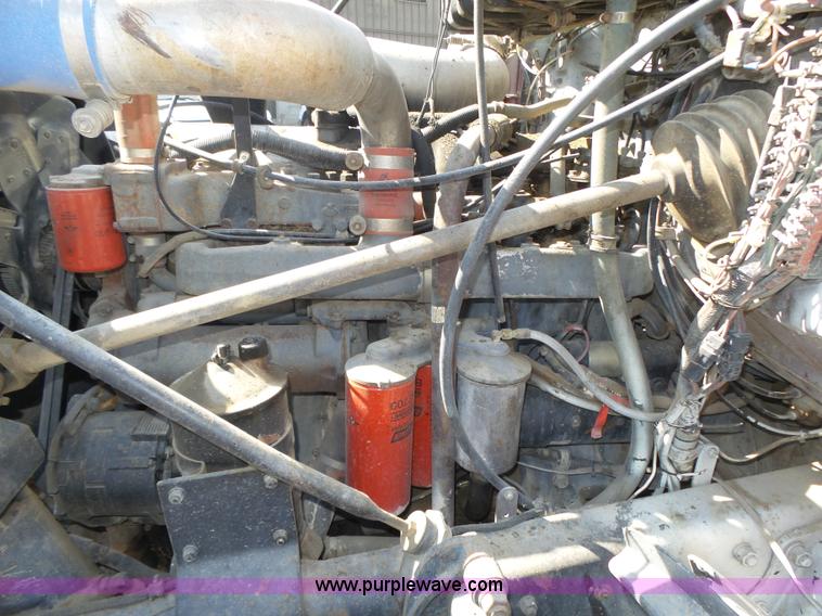 image for item K8371 1992 Mack RD690S dump truck