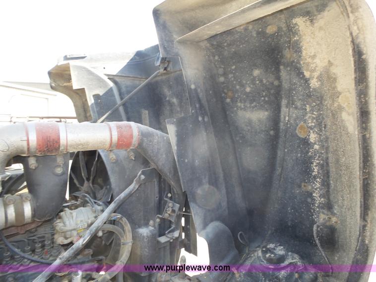 image for item K8371 1992 Mack RD690S dump truck