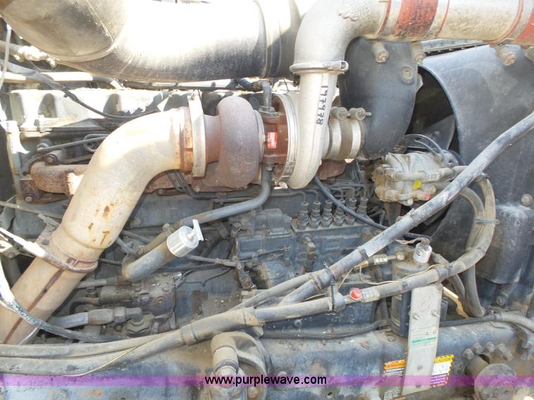 image for item K8371 1992 Mack RD690S dump truck