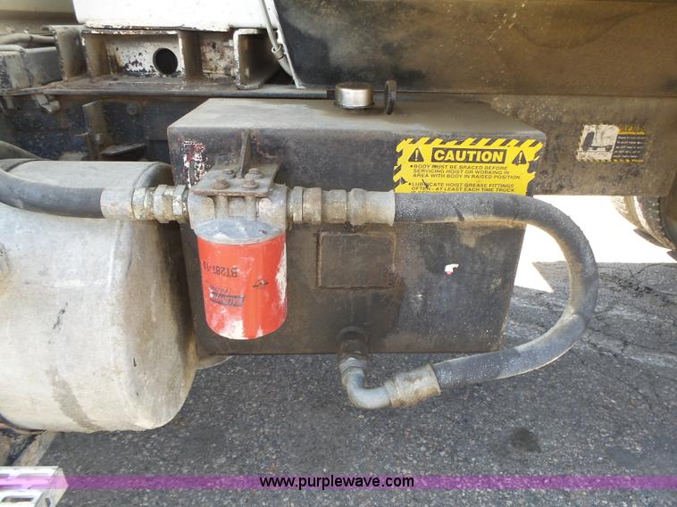 image for item K8371 1992 Mack RD690S dump truck