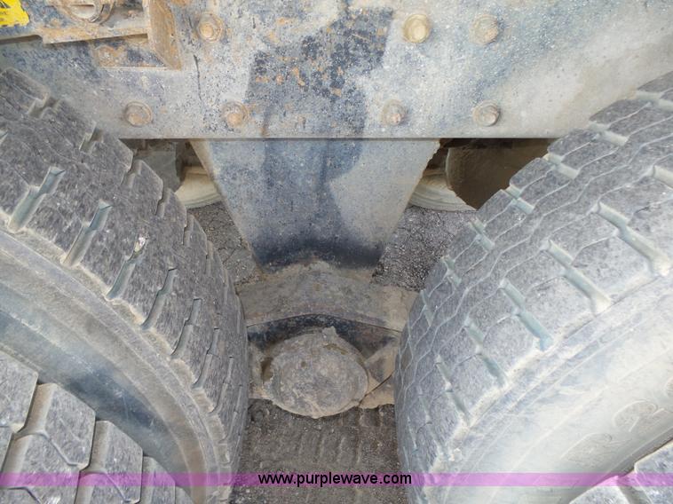 image for item K8371 1992 Mack RD690S dump truck