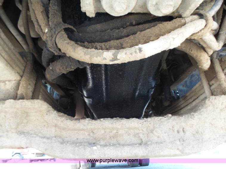 image for item K8371 1992 Mack RD690S dump truck