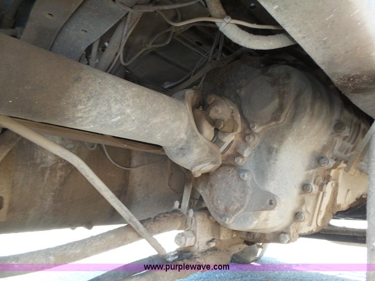 image for item K8371 1992 Mack RD690S dump truck