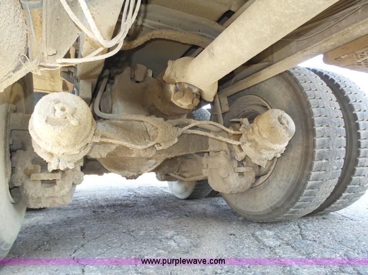 image for item K8371 1992 Mack RD690S dump truck