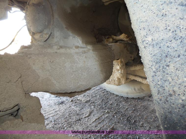 image for item K8371 1992 Mack RD690S dump truck