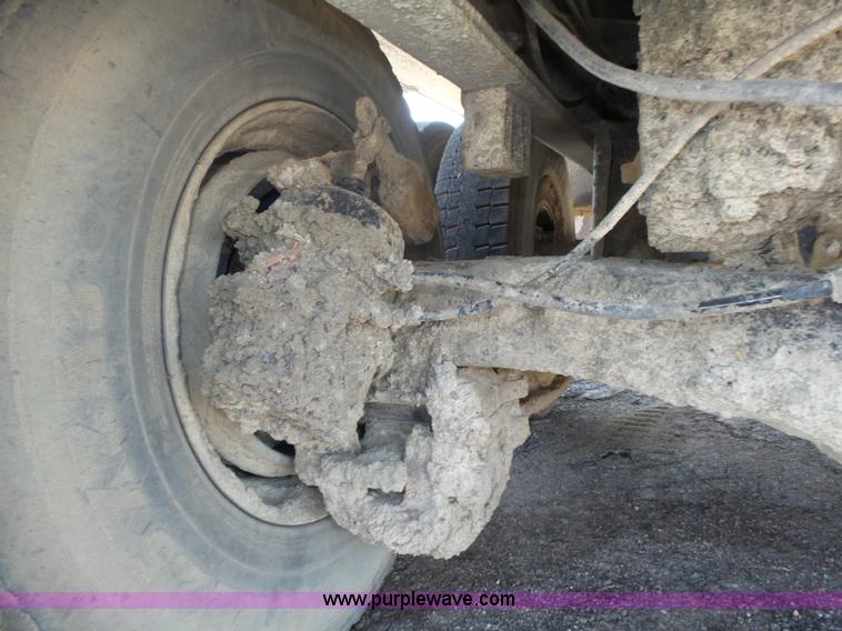 image for item K8371 1992 Mack RD690S dump truck