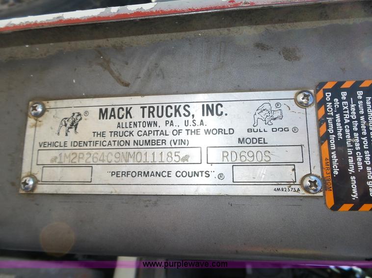 image for item K8371 1992 Mack RD690S dump truck
