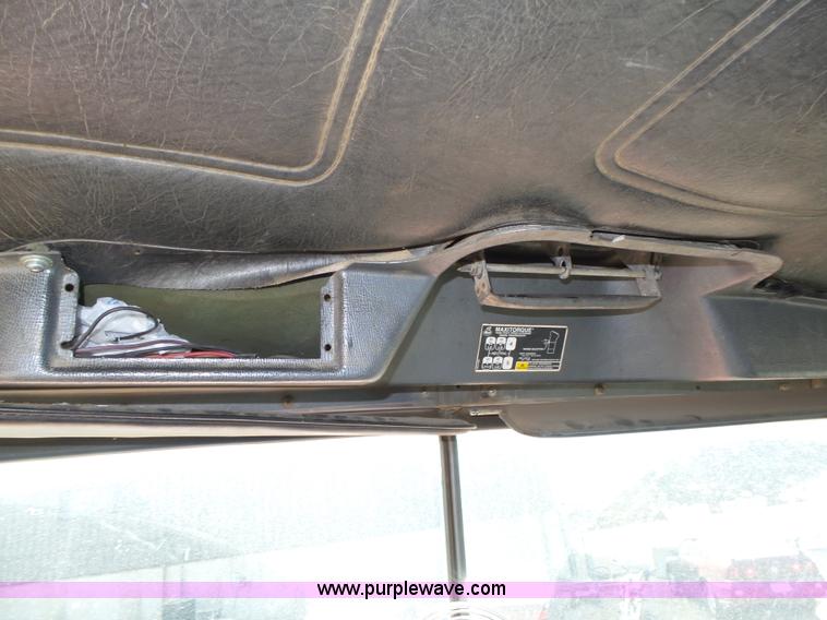 image for item K8372 1992 Mack RD690S dump truck