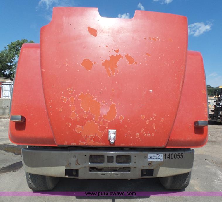 image for item K8372 1992 Mack RD690S dump truck