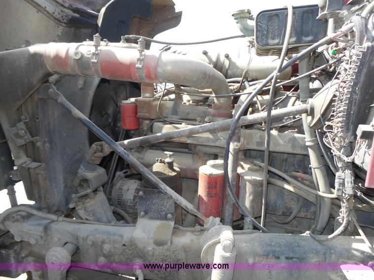 image for item K8372 1992 Mack RD690S dump truck