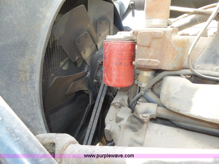 image for item K8372 1992 Mack RD690S dump truck