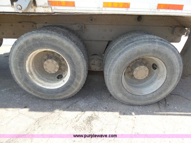 image for item K8372 1992 Mack RD690S dump truck