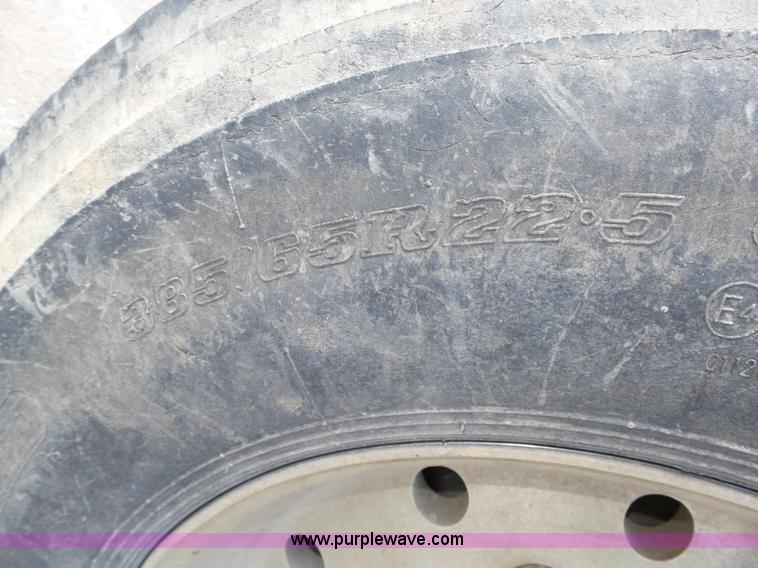 image for item K8372 1992 Mack RD690S dump truck