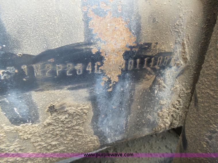 image for item K8372 1992 Mack RD690S dump truck