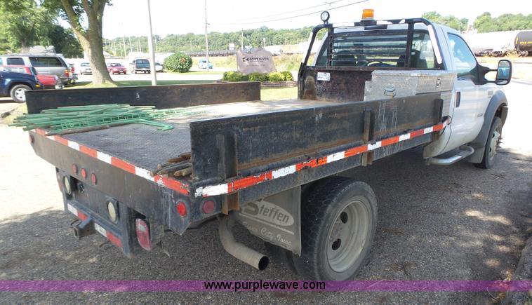 image for item K8379 2005 Ford F550 Super Duty flatbed truck