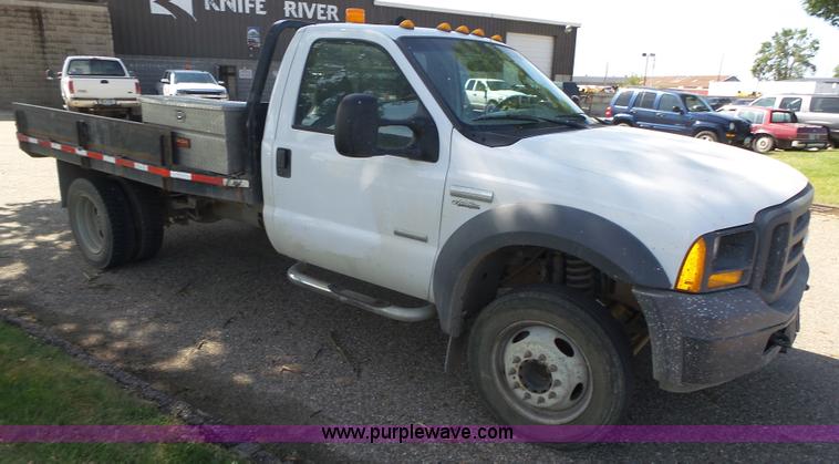 image for item K8379 2005 Ford F550 Super Duty flatbed truck