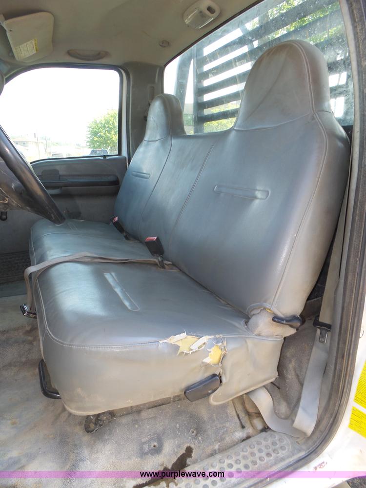 image for item K8379 2005 Ford F550 Super Duty flatbed truck