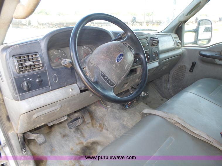 image for item K8379 2005 Ford F550 Super Duty flatbed truck