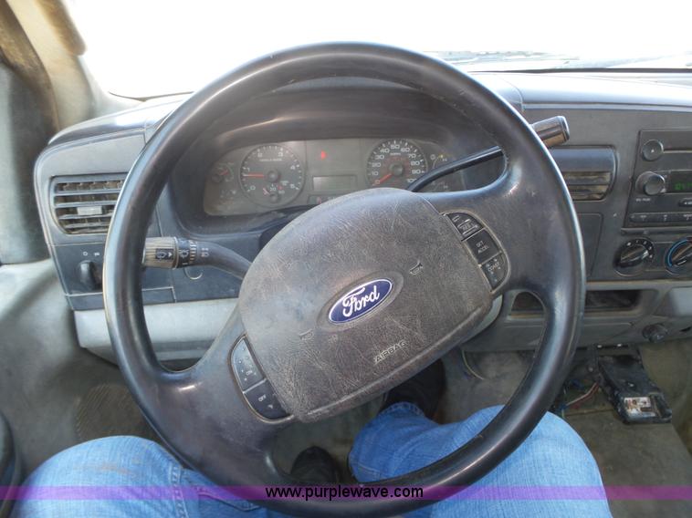 image for item K8379 2005 Ford F550 Super Duty flatbed truck