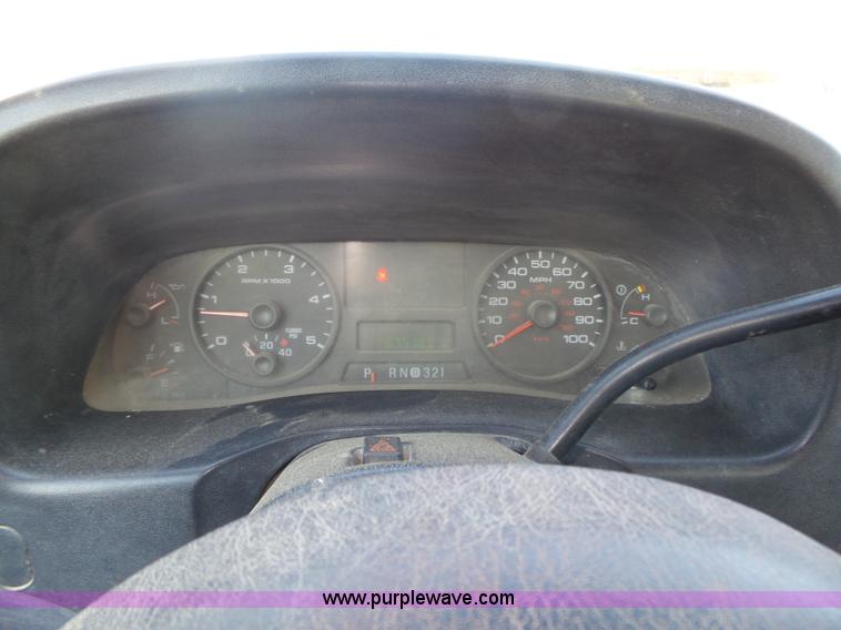 image for item K8379 2005 Ford F550 Super Duty flatbed truck