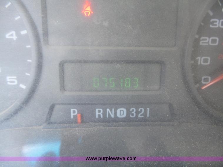 image for item K8379 2005 Ford F550 Super Duty flatbed truck