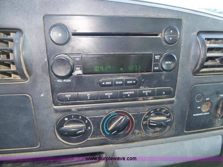 image for item K8379 2005 Ford F550 Super Duty flatbed truck