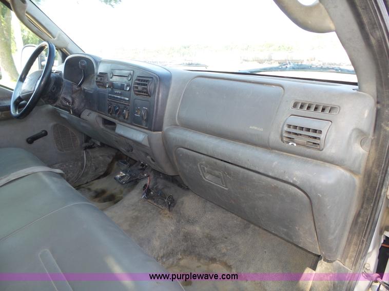 image for item K8379 2005 Ford F550 Super Duty flatbed truck