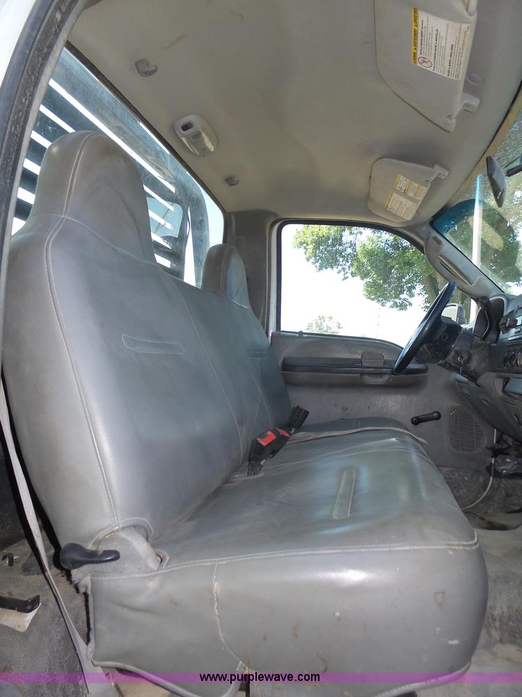 image for item K8379 2005 Ford F550 Super Duty flatbed truck