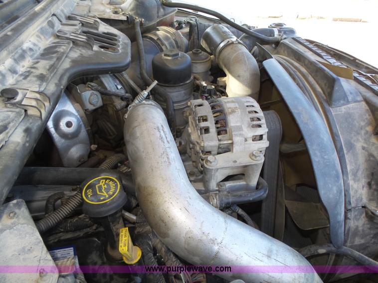 image for item K8379 2005 Ford F550 Super Duty flatbed truck