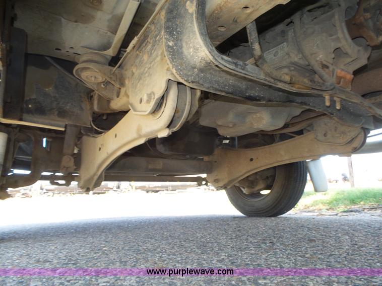 image for item K8379 2005 Ford F550 Super Duty flatbed truck