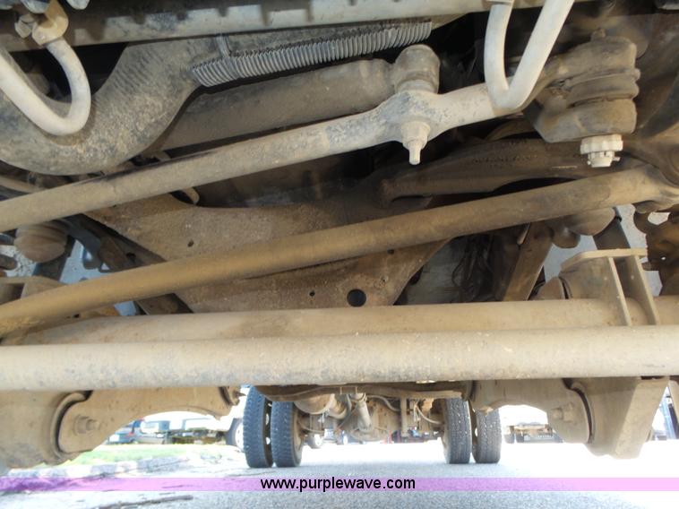 image for item K8379 2005 Ford F550 Super Duty flatbed truck