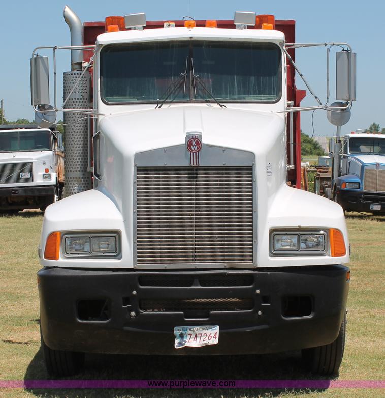 image for item K8784 1989 Kenworth T600A manure spreader truck