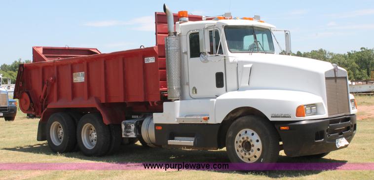 image for item K8784 1989 Kenworth T600A manure spreader truck