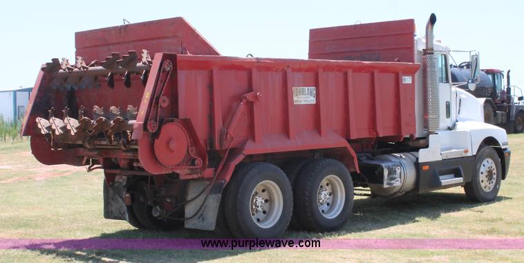 image for item K8784 1989 Kenworth T600A manure spreader truck
