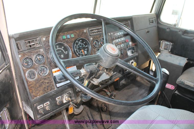 image for item K8784 1989 Kenworth T600A manure spreader truck