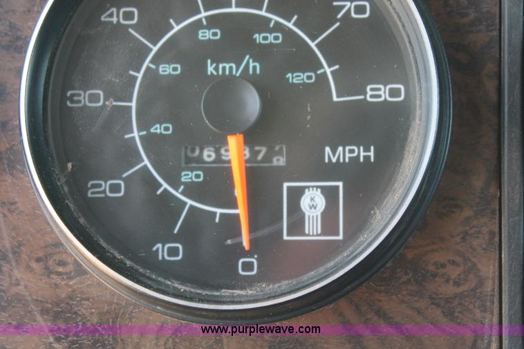 image for item K8784 1989 Kenworth T600A manure spreader truck