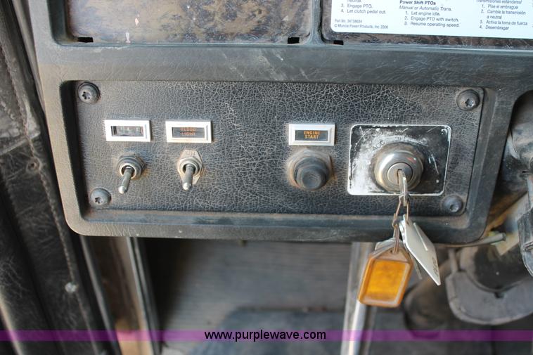 image for item K8784 1989 Kenworth T600A manure spreader truck