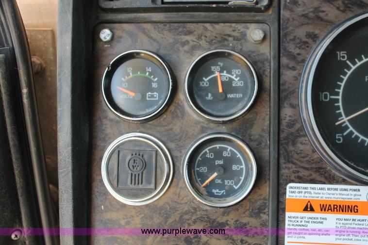 image for item K8784 1989 Kenworth T600A manure spreader truck