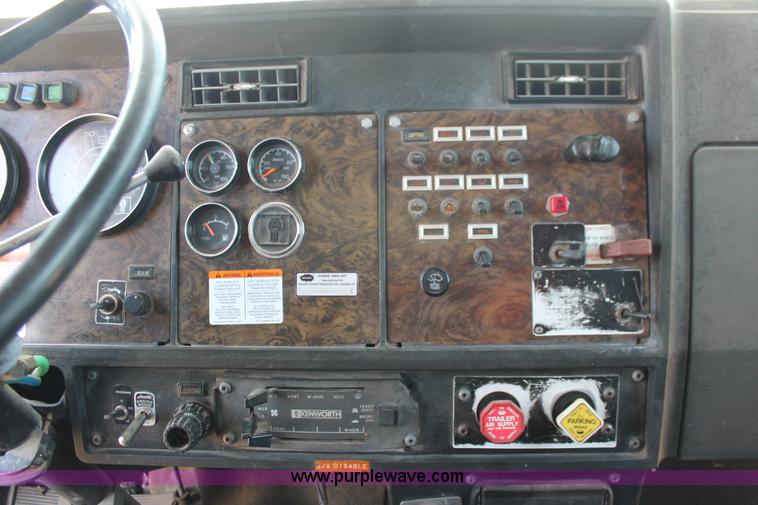 image for item K8784 1989 Kenworth T600A manure spreader truck