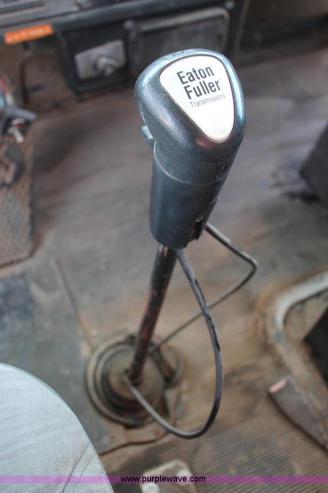 image for item K8784 1989 Kenworth T600A manure spreader truck