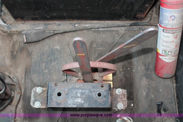 image for item K8784 1989 Kenworth T600A manure spreader truck