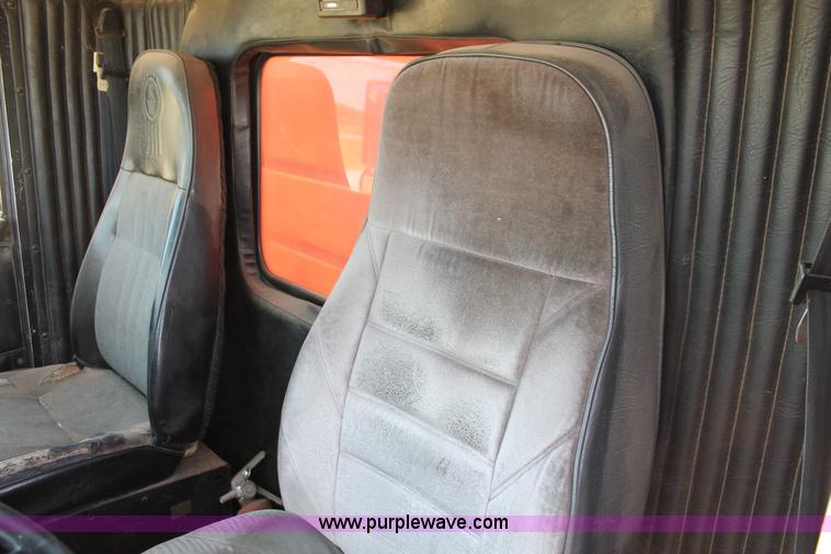 image for item K8784 1989 Kenworth T600A manure spreader truck