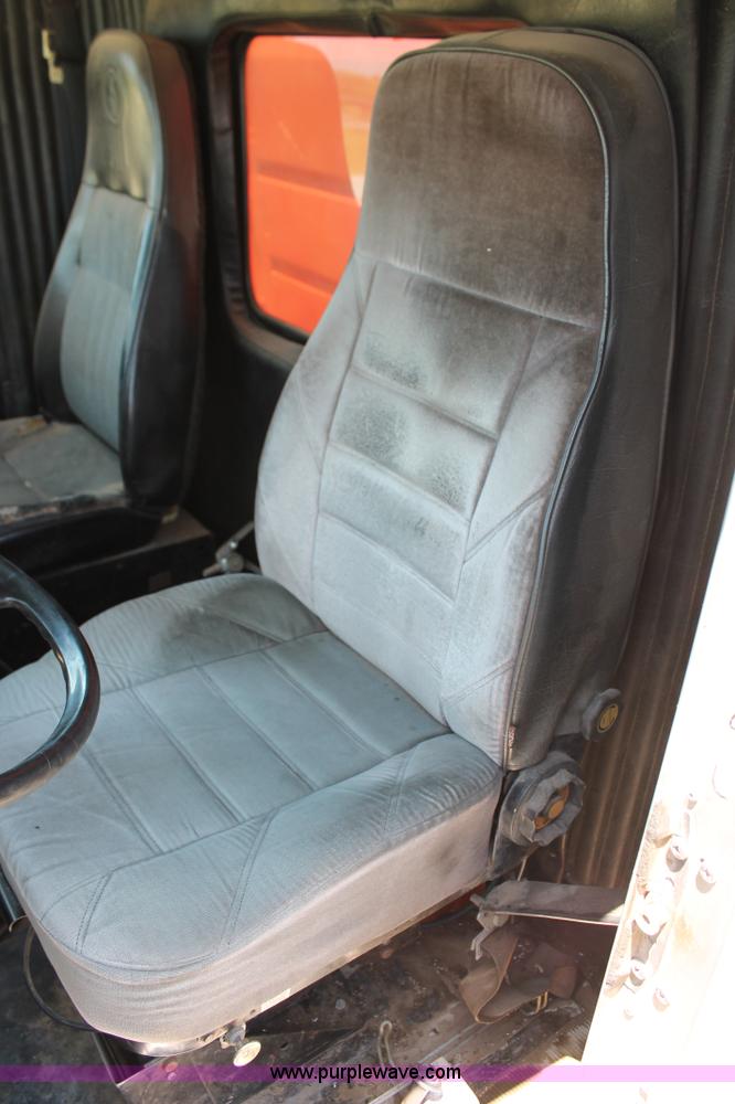 image for item K8784 1989 Kenworth T600A manure spreader truck